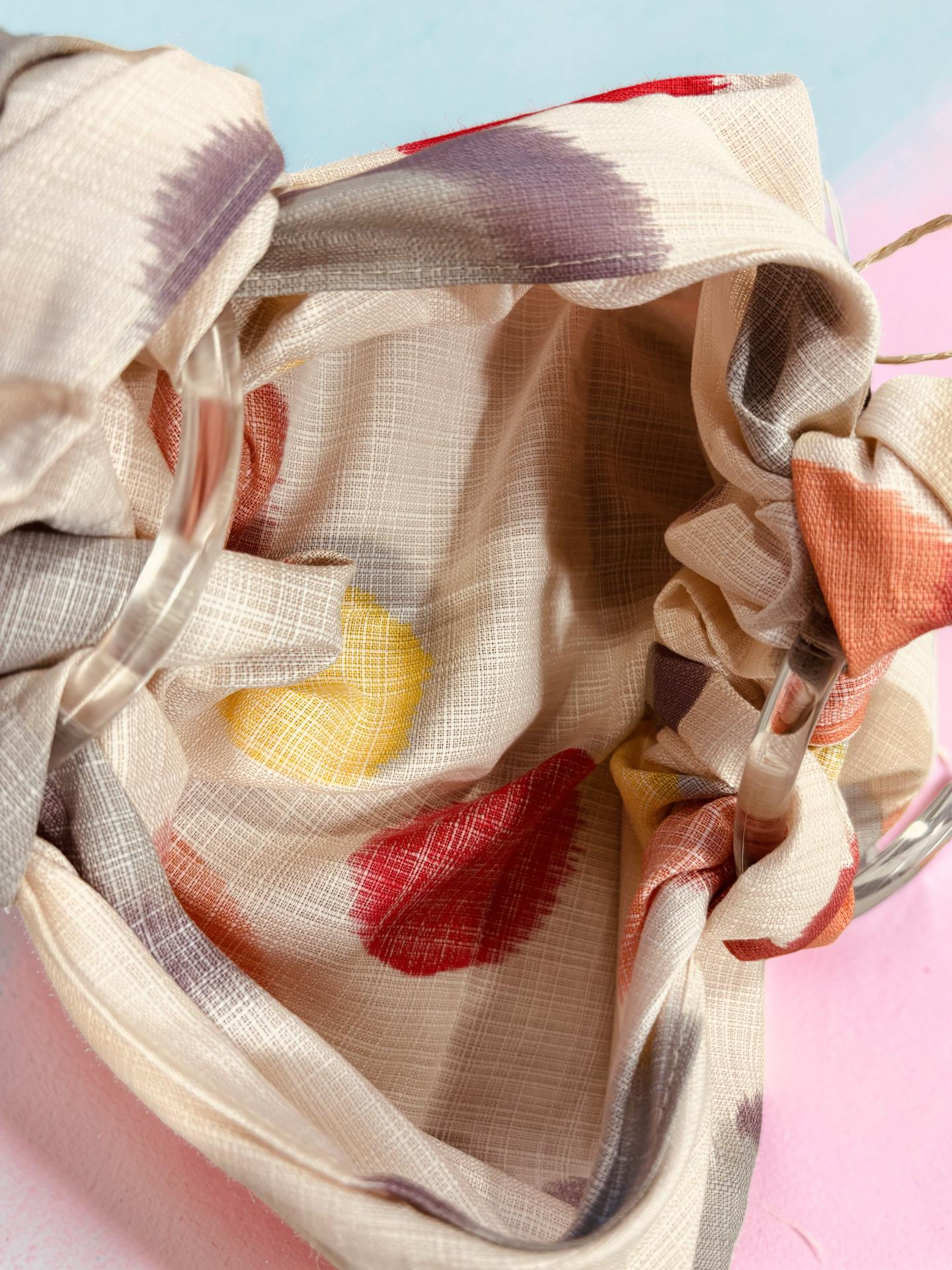 FUROSHIKI DOTS: Japanische Tasche mit Kunststoffring | Creme mit bunten Punkten